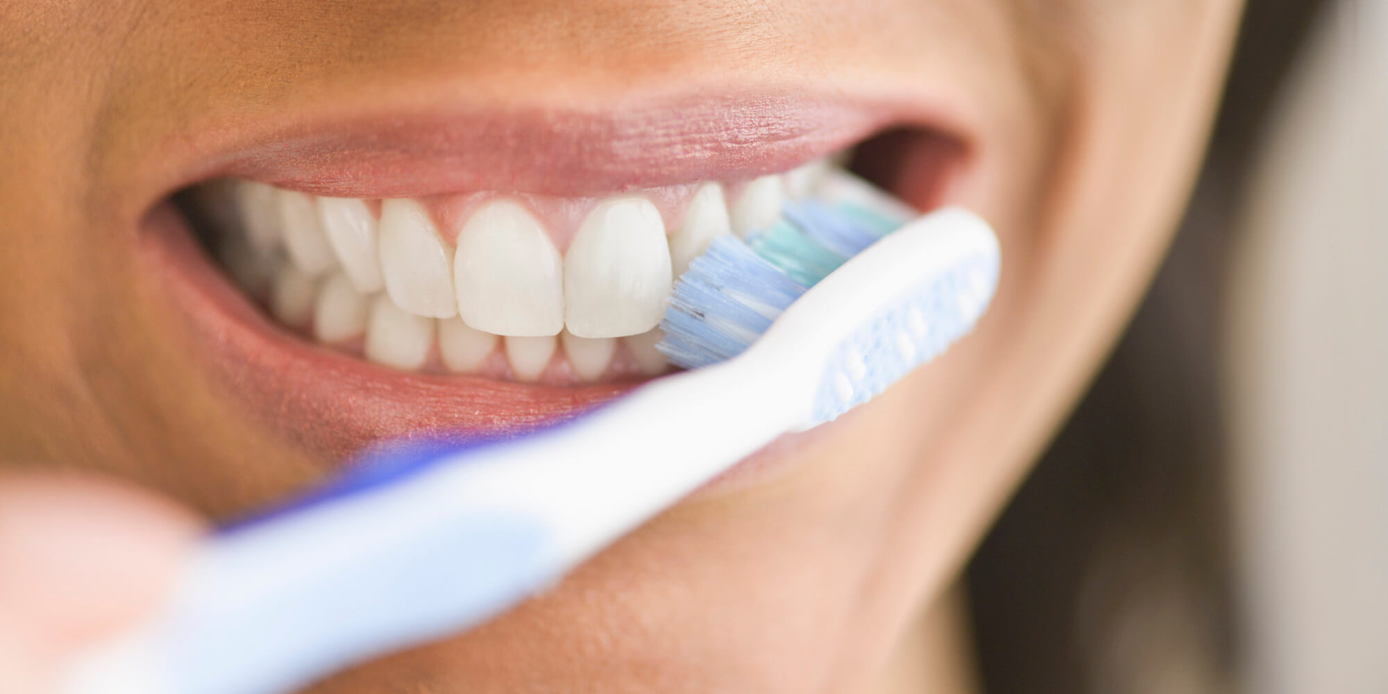 Nên chải răng đúng cách để bảo vệ răng miệng
